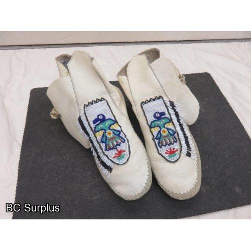 R-125: Beaded Moccasins – 1 Pair – White Leather