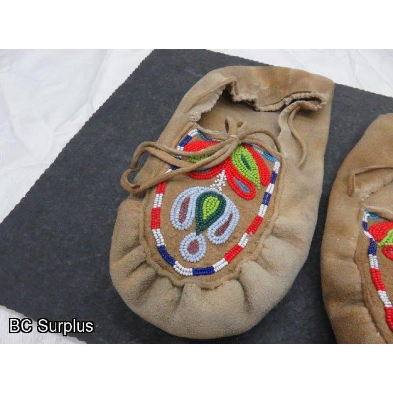 R-128: Beaded Moccasin Slippers – 1 Pair