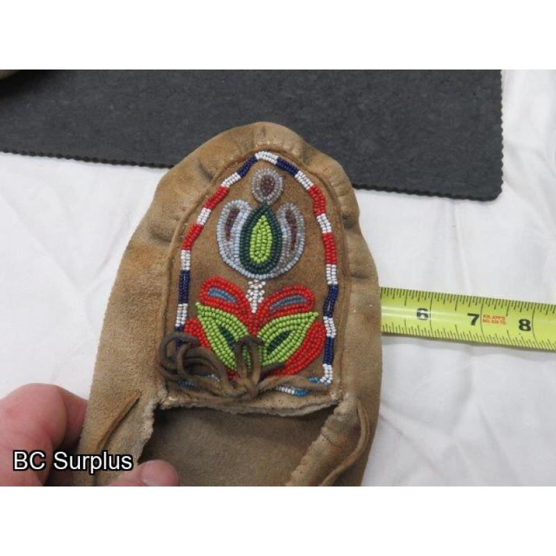 R-128: Beaded Moccasin Slippers – 1 Pair