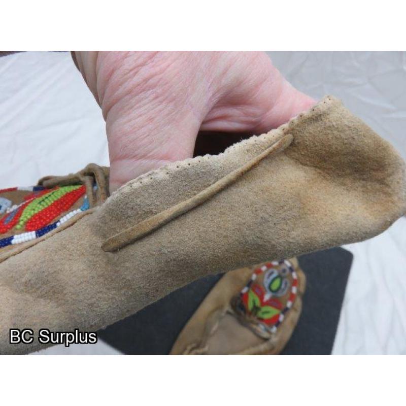 R-128: Beaded Moccasin Slippers – 1 Pair