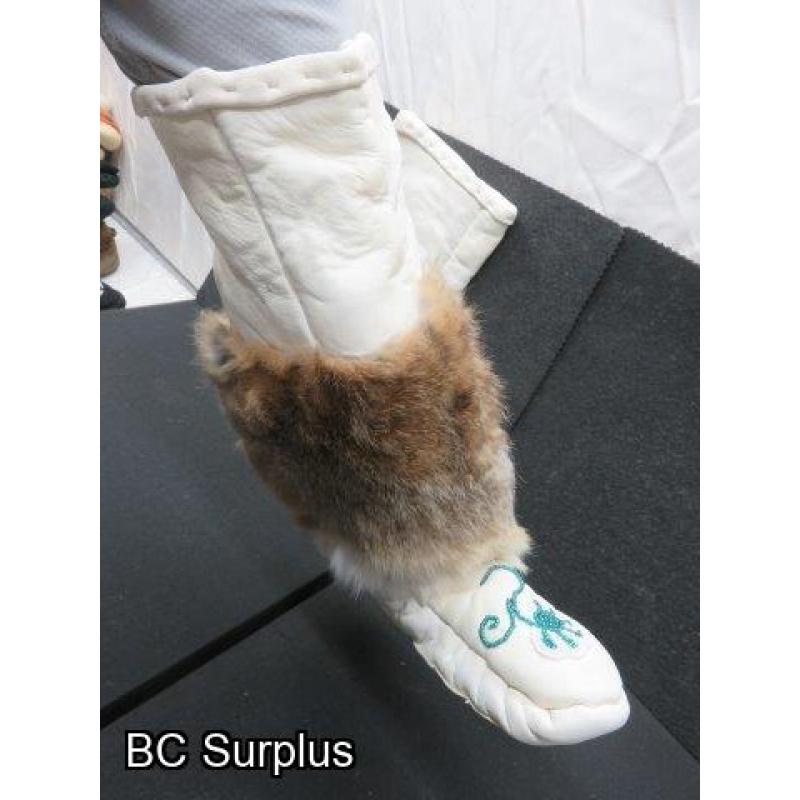 R-262: White Leather Moccasins with Fur Uppers