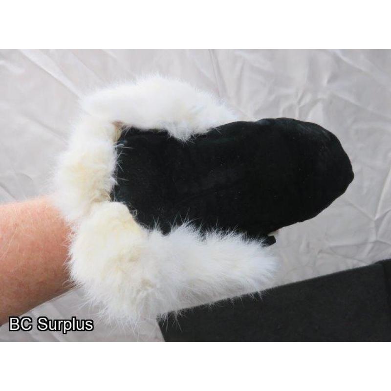 R-265: Black Leather & Fur Trimmer Slipper Moccasins