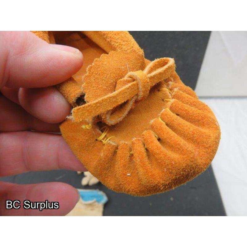 R-314: Children's Moccasins & Gloves – 3 Pairs