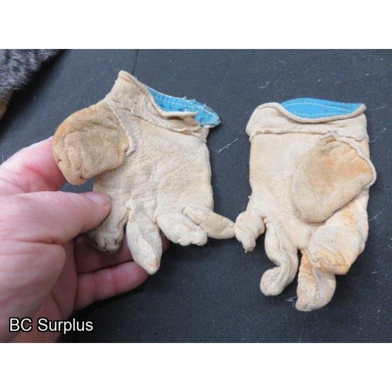 R-314: Children's Moccasins & Gloves – 3 Pairs