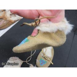 R-313: Children's Moccasins & Mittens – 2 Pairs