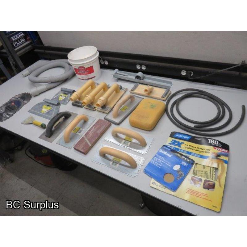 R-366: Drywall and Tile Setting Tools – 1 Lot