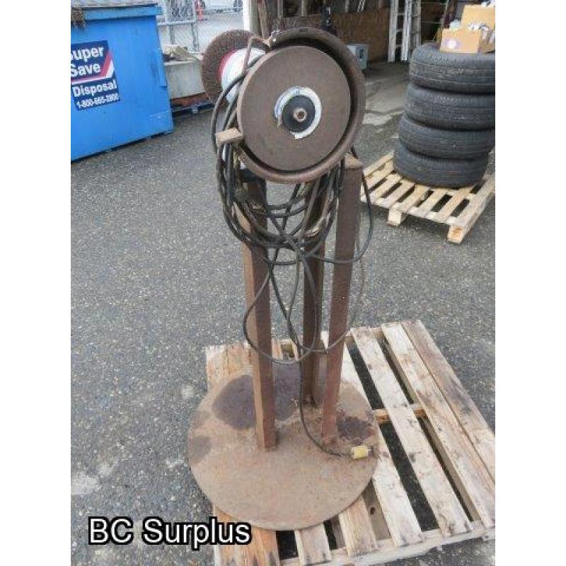 R-435: Magnum 8 Inch Bench Grinder on Stand