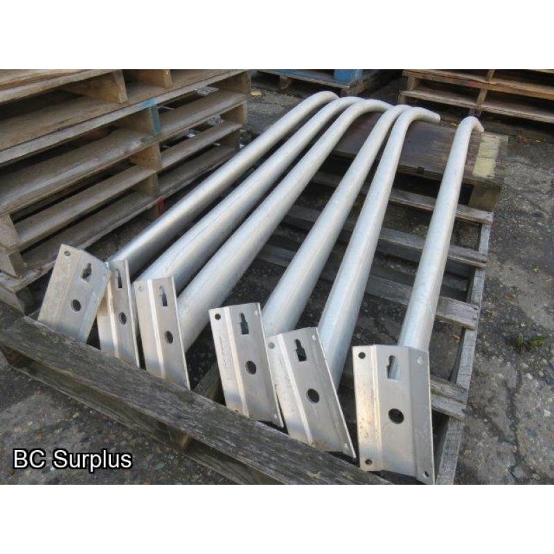 R-444: Aluminium Yard Light Brackets – 6 Items