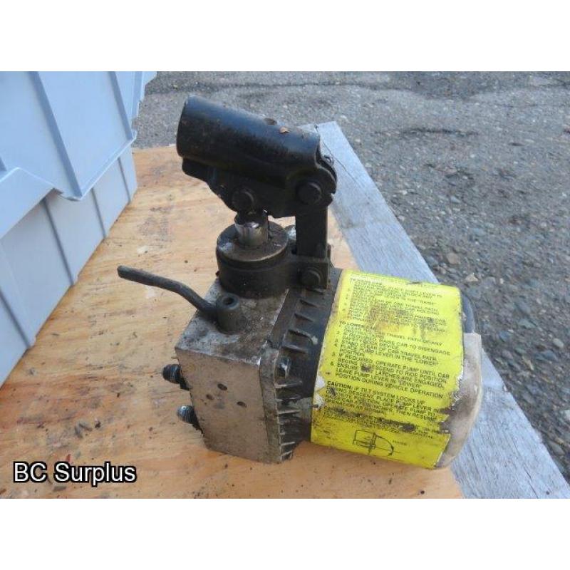 R-446: 12V Hydraulic Pump for RV Levelling Jacks