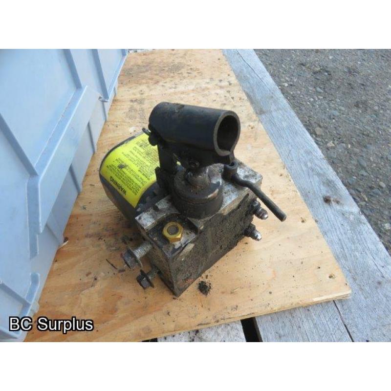 R-446: 12V Hydraulic Pump for RV Levelling Jacks