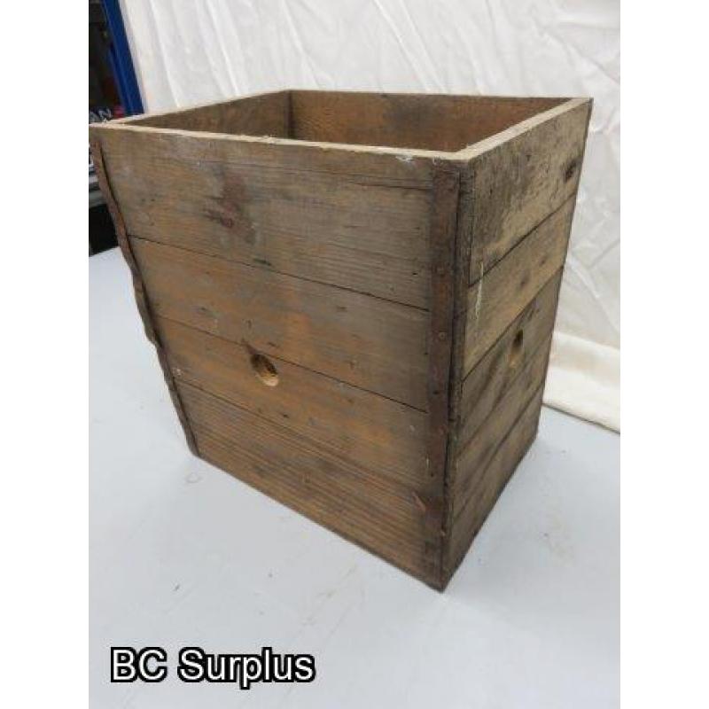 R-509: Vintage Wooden Shipping Box – 1 Item