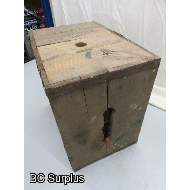 R-509: Vintage Wooden Shipping Box – 1 Item