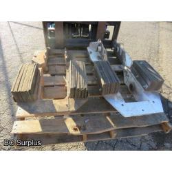 R-577: Case Backhoe Stabilizer Brackets & Pads – 4 Items