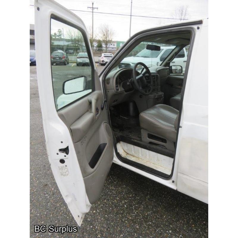 S-1002: 2004 Chevrolet Astro Cargo Van – 74967 kms