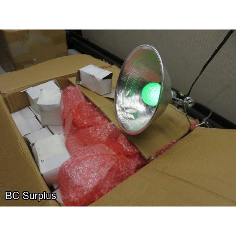 S-593: LED Colour Light Bulbs – Green – 76 Items