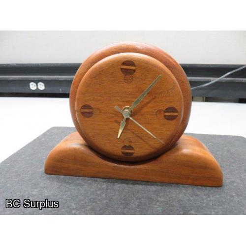 S-643: Vintage-Style Solid Wood Mantle Clock