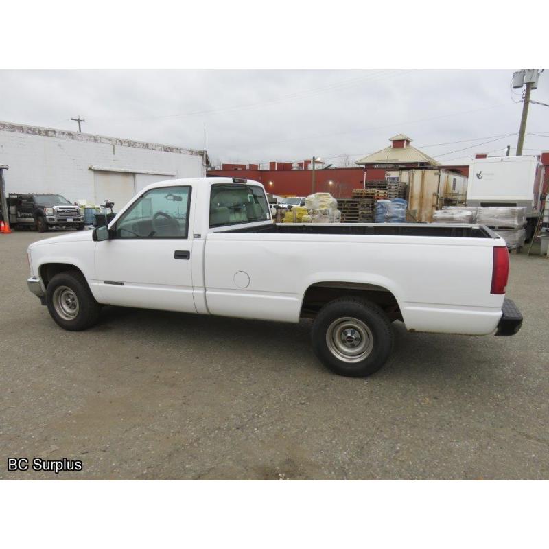 T-1011: 1996 GMC Sierra 1500 Long Box Pickup – 256019 kms