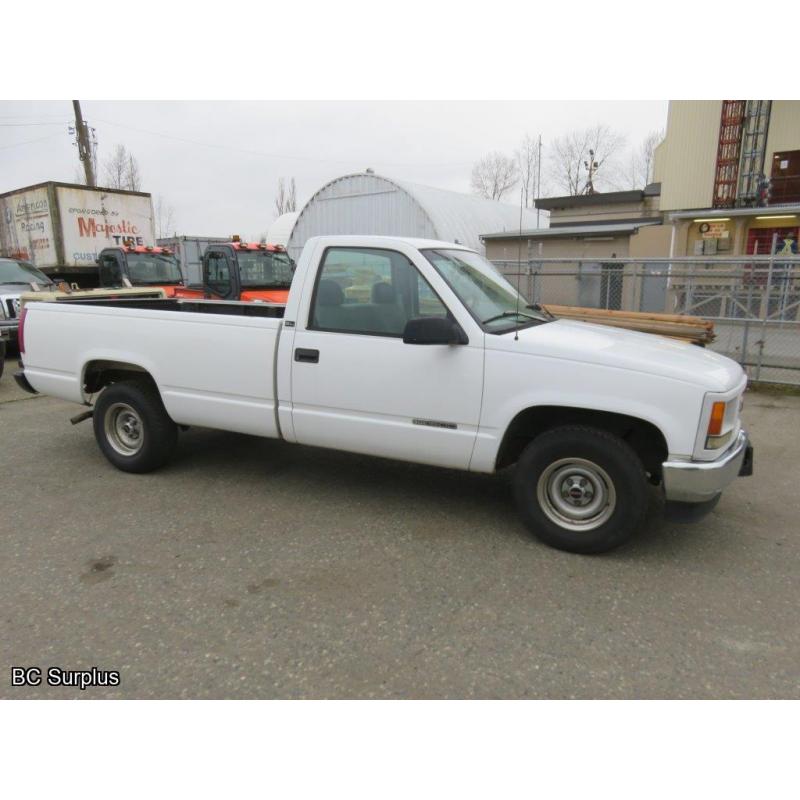 T-1011: 1996 GMC Sierra 1500 Long Box Pickup – 256019 kms