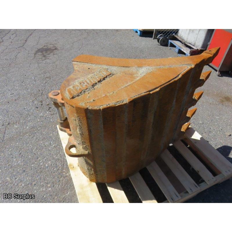 T-1016: Accurate 30 Inch Digging Bucket