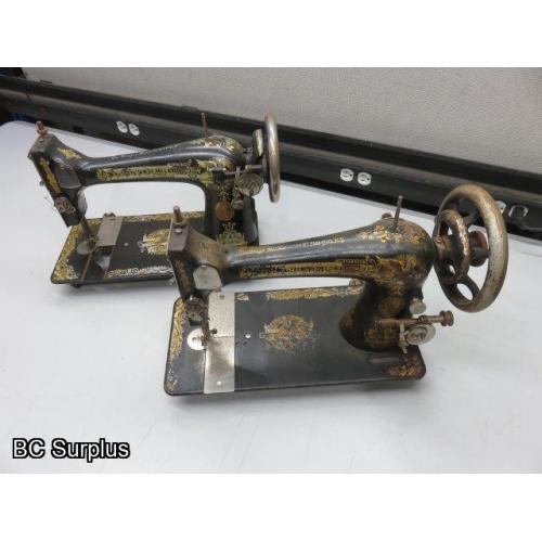 T-437: Vintage Singer Sewing Machines – 2 Items