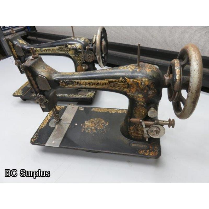 T-437: Vintage Singer Sewing Machines – 2 Items