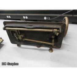 T-437: Vintage Singer Sewing Machines – 2 Items