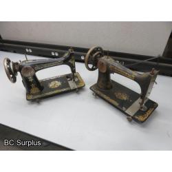 T-437: Vintage Singer Sewing Machines – 2 Items