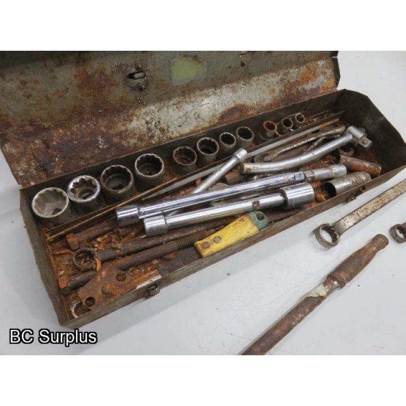 T-560: Toolbox & Contents – Sockets & Wrenches – 1 Lot