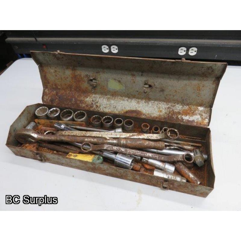 T-560: Toolbox & Contents – Sockets & Wrenches – 1 Lot