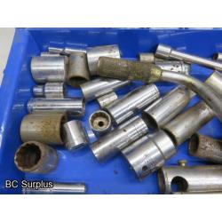 T-613: Husky Socket Set; Bin of Various Sockets – 1 Lot