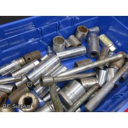 T-613: Husky Socket Set; Bin of Various Sockets – 1 Lot