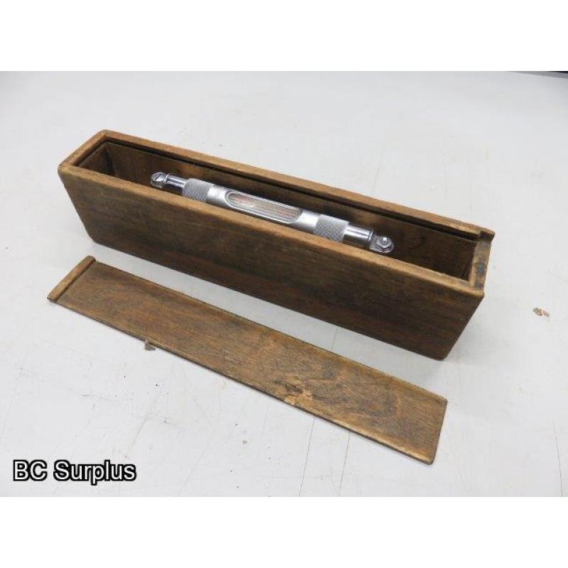 T-643: Starrett Machinist Level – Wooden Box